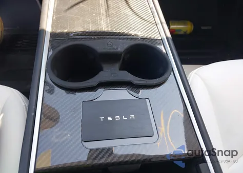 2023 Tesla Model Y Awd/Long Range Dual Motor All-Wheel Drive z USA, uszkodzony, nr VIN 7SAYGDEE7PA162360